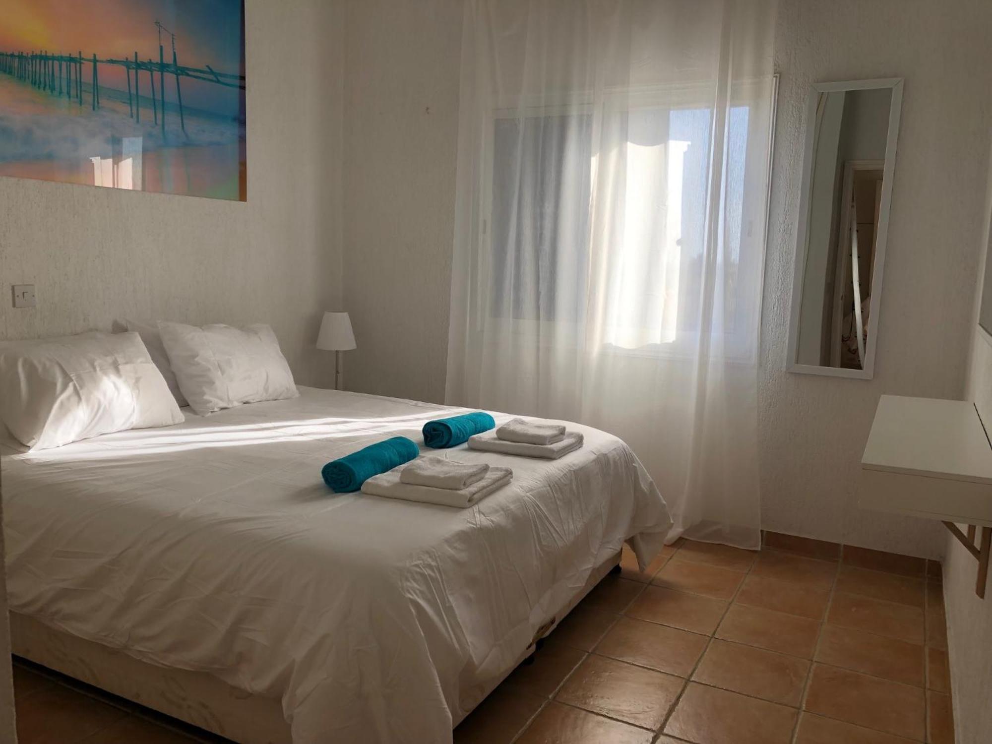 Limnaria Gardens - 1 Bedroom, Sunny Apartment With Stunning Pool Views Paphos Extérieur photo