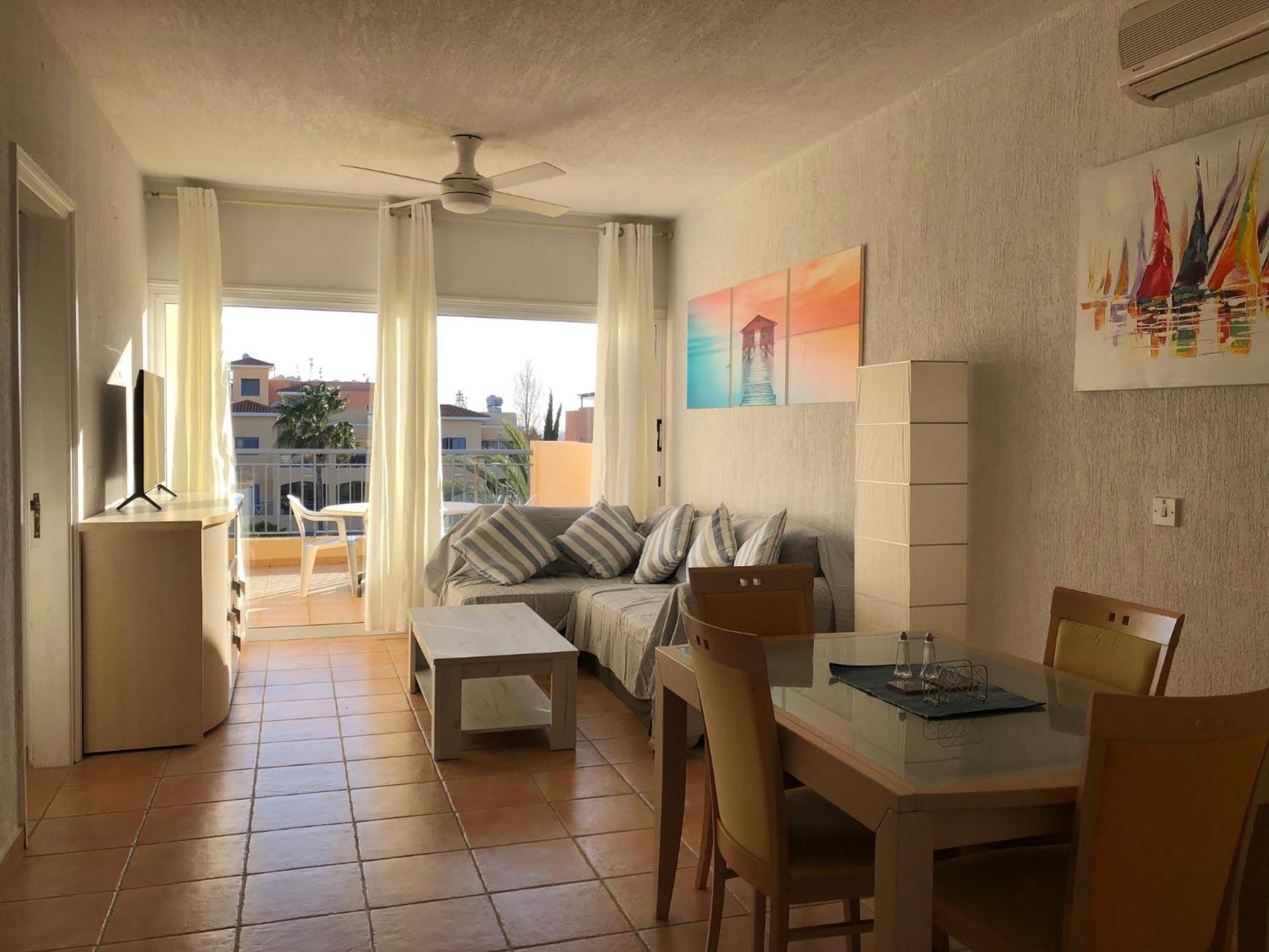 Limnaria Gardens - 1 Bedroom, Sunny Apartment With Stunning Pool Views Paphos Extérieur photo