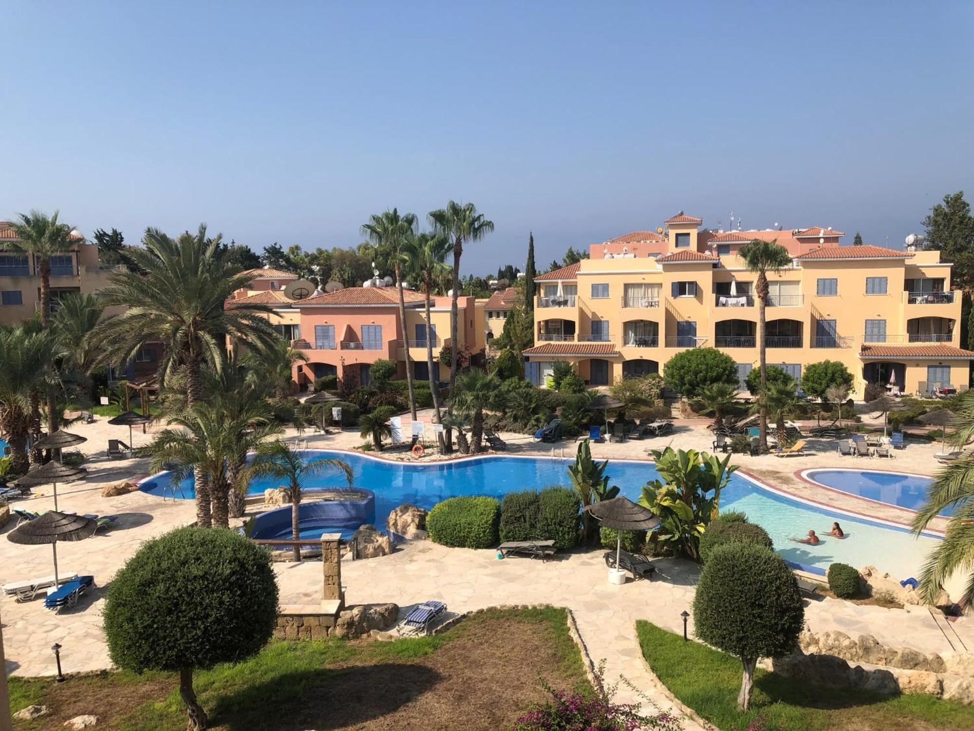Limnaria Gardens - 1 Bedroom, Sunny Apartment With Stunning Pool Views Paphos Extérieur photo